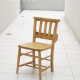 パイン無垢材&オスモ塗装で、安心安全な教会風チャーチチェアです。お値段リーズナブルです。*約W46.4cm×D52.7cm×H80cm *天然素材のため、多少の傷や欠け、汚れ、木目やフシ、木肌の色が異なるなど見受けられます。予めご了承ください。