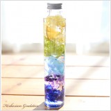 グラデーションカクテル風、ハーバリウム完成品!ハーバリウムは、特殊なオイルの中に植物を入れた『植物標本』。 ”見て・飾って・癒されて・・・” 今、おしゃれなインテリアとして注目を浴びています!お誕生日プレゼントや結婚祝いなどの贈り物にも大変喜ばれる、新しいカタチのフラワーギフトです。